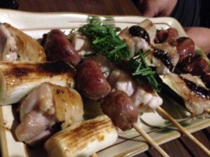 ディープな町で美味しい焼き鳥と遭遇！